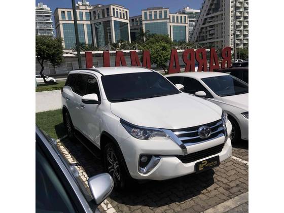 TOYOTA HILUX SW4 2.7 SRV 7 LUGARES 4X2 16V FLEX 4P AUTOMÁTICO